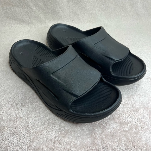 Casual Beach Slides Sandals-Black-Men’s 9.5-Comfort-Cloud-Summer-Pool-Vacay-NEW - Picture 1 of 10